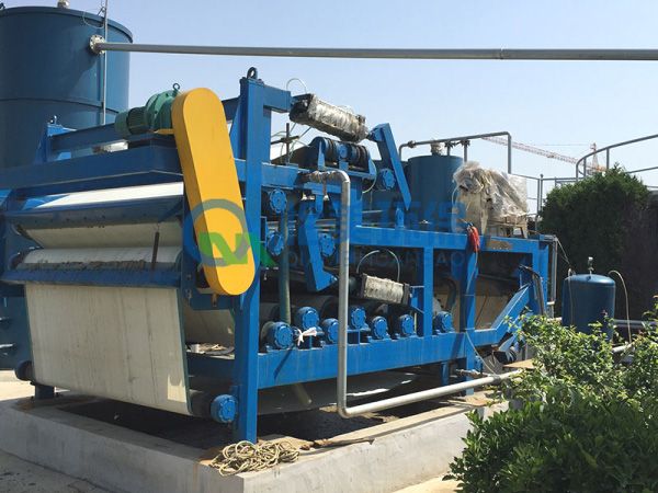 三網(wǎng)帶式壓濾機(jī)