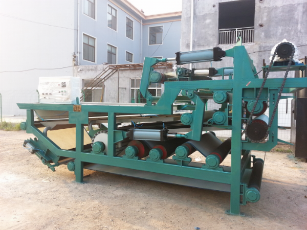 三網(wǎng)帶式壓濾機(jī)