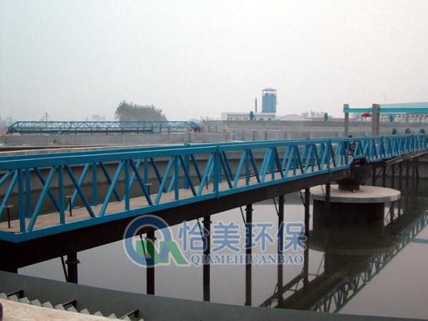 中心傳動刮吸泥機